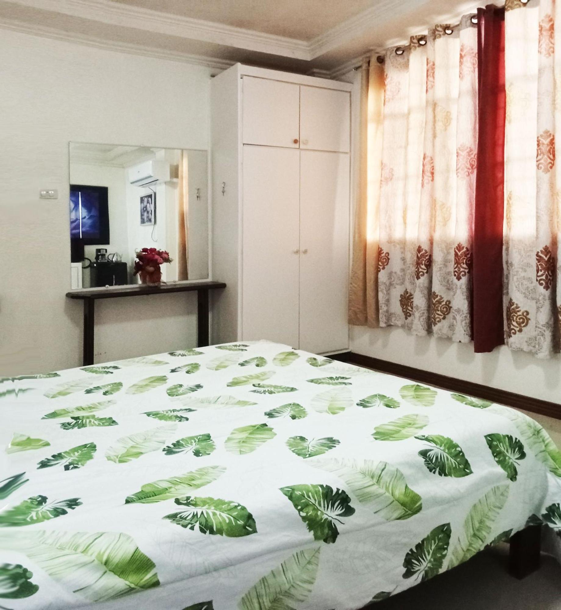 Leizel'S Bed & Breakfast Palompon Esterno foto