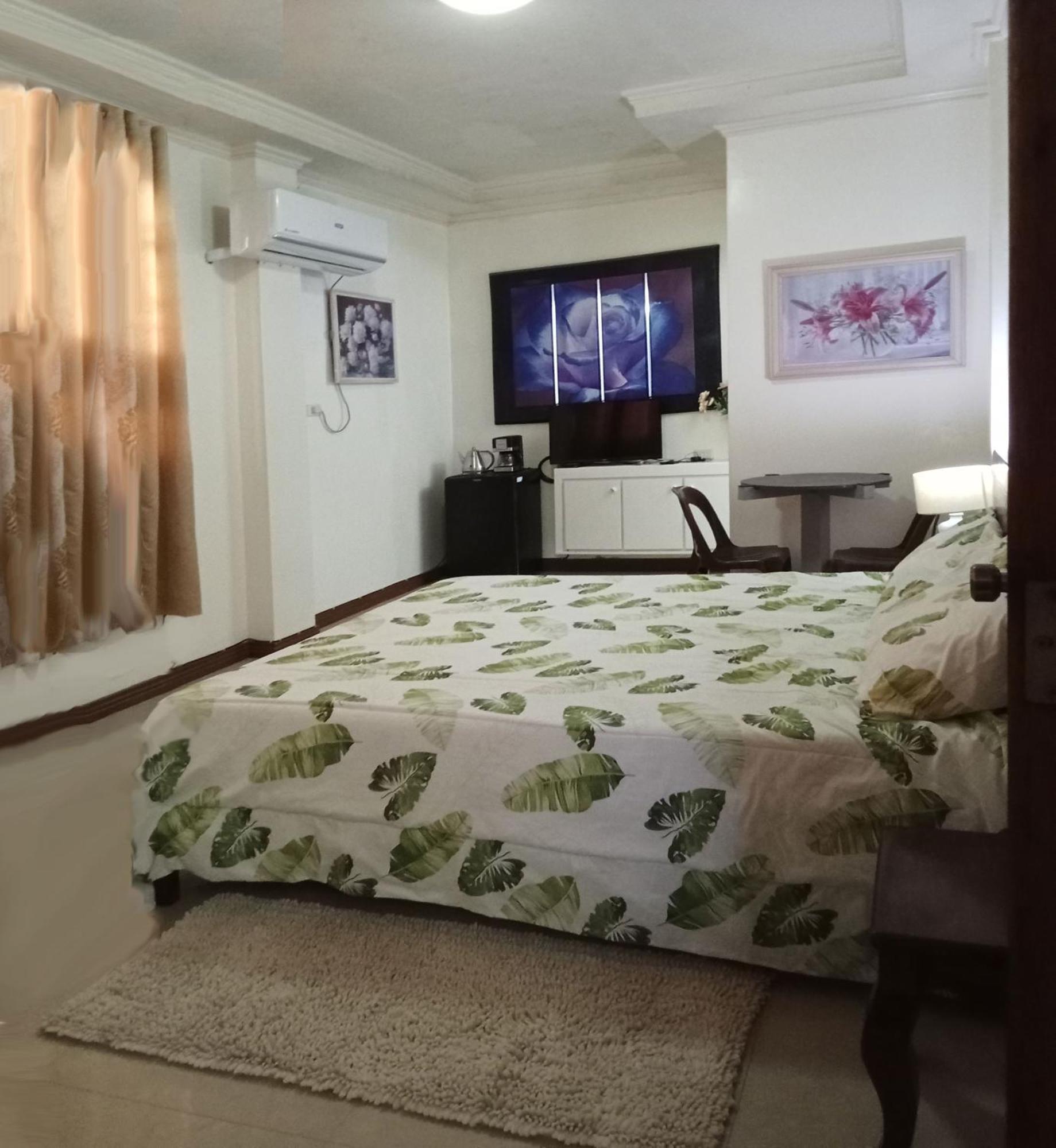 Leizel'S Bed & Breakfast Palompon Esterno foto
