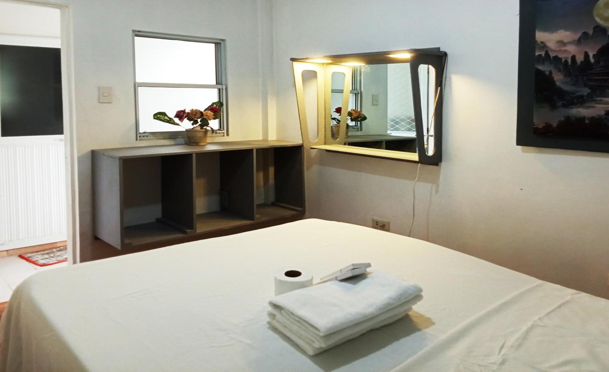 Leizel'S Bed & Breakfast Palompon Esterno foto